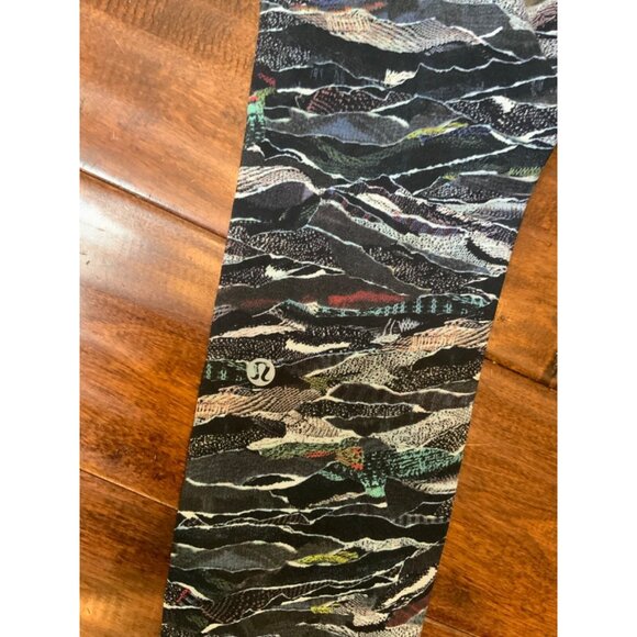 Lululemon Multicolor Patterned Athletic Pants, Size 6 - Picture 3 of 3